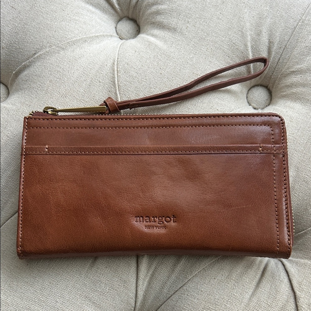 Margot New York Gabby Single Zip Around Leather Wallet Wristlet Cognac NWOT
